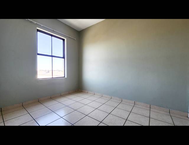 2 BEDROOM APARTMENT TO LET IN PARKLANDS EAST
